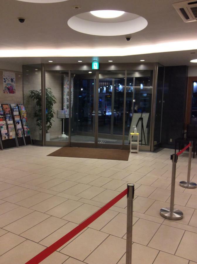 Nishitetsu Inn Kochi Harimayabashi Екстер'єр фото